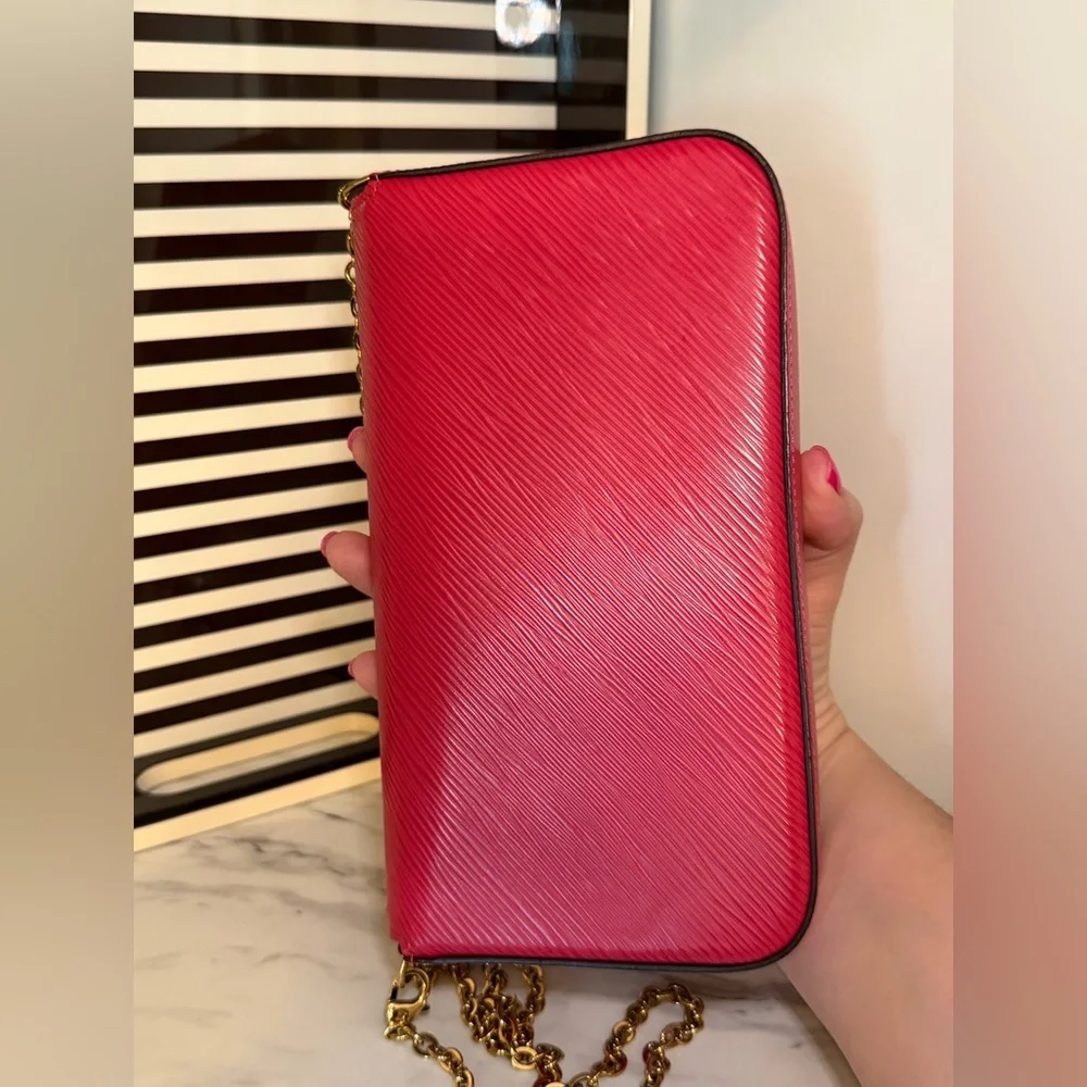 Louis Vuitton Limited Edition Felicie Pochette in Hot Pink Epi leather